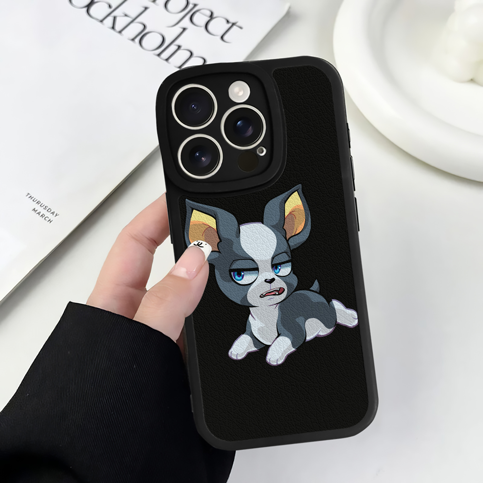 （画像用） ジョジョの奇妙な冒険 イギー JoJo's Bizarre Adventure Iggy 【iPhone 16シリーズ対応】シリコンスマホケース（レザー調） 材質：シリコン